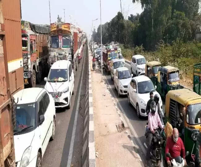 Varanasi  कई विभाग मिलकर बनाएंगे सुगम ट्रैफिक प्लान कमिश्नर ने नगर निगम-सेतु निगम, पीडब्ल्यूडी, वीडीए और ट्रैफिक विभाग को शुक्रवार तक कार्ययोजना देने को कहा