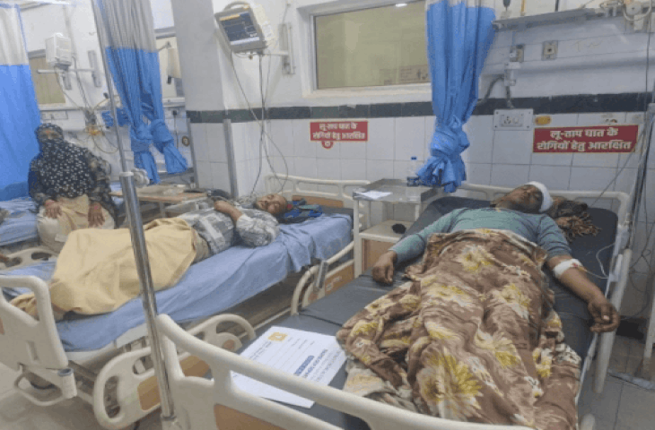 बच्चों की कहासूनी से फैला विवाद, वीडियो में देंखे दोनों परिवार आमने-सामने, 6 लोग घायल