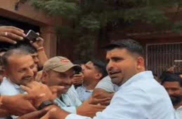 केंद्रीय रक्षा मंत्री राजनाथ सिंह ने जोधपुर में शहीदों की वीरांगनाओं को किया सम्मानित, विधायक रविंद्र सिंह भाटी का नाम लेते हुए गूंजे तालियां