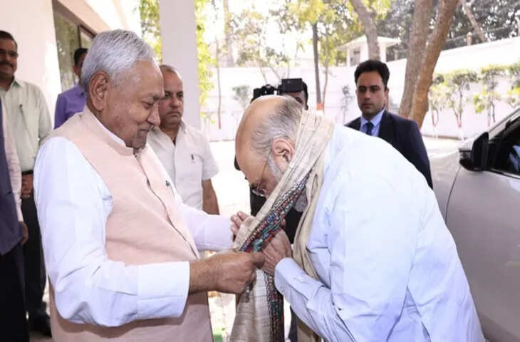 बिहार में सीएम रेस तेज़: अमित शाह के &lsquo;बड़ा आदमी&rsquo; वादे से बढ़ी राजनीतिक गर्माहट