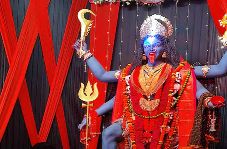 कटरा बाजार में सजा मां काली का भव्य दरबार, भजन संध्या में गूंजे जयकारे; भक्तों ने मांगी सुख-समृद्धि