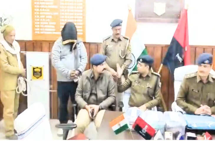 कैमूर: पुलिस ने सूदखोरी के आरोपी लक्ष्मण शाह को गिरफ्तार कर बड़ी मात्रा में नकदी और आपत्तिजनक दस्तावेज जब्त किए
