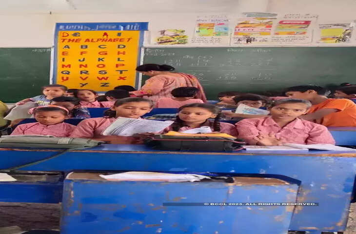 अपने पैरों पर खड़े होते हैं बच्चे इस स्कूल से आजतक कोई बच्चा ड्राप आउट नहीं हुआ. ये स्कूल बेहतर शिक्षा के साथ बच्चों को स्वरोजगार सिखाता है