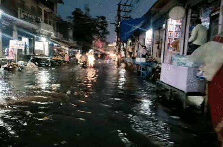उत्तराखंड में बारिश-ओलावृष्टि से मची तबाही, पहाड़ों पर बर्फबारी; वीडियो में जाने यूपी में 10 गांव बाढ़ की चपेट में, बिहार के 18 जिलों में अलर्ट