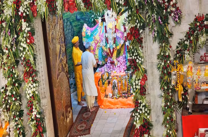 श्रीकृष्ण जन्माष्टमी 2026: आधी रात में ही क्यों होता है कान्हा का जन्म? जानें निशीथ काल मुहूर्त और पूजा विधि