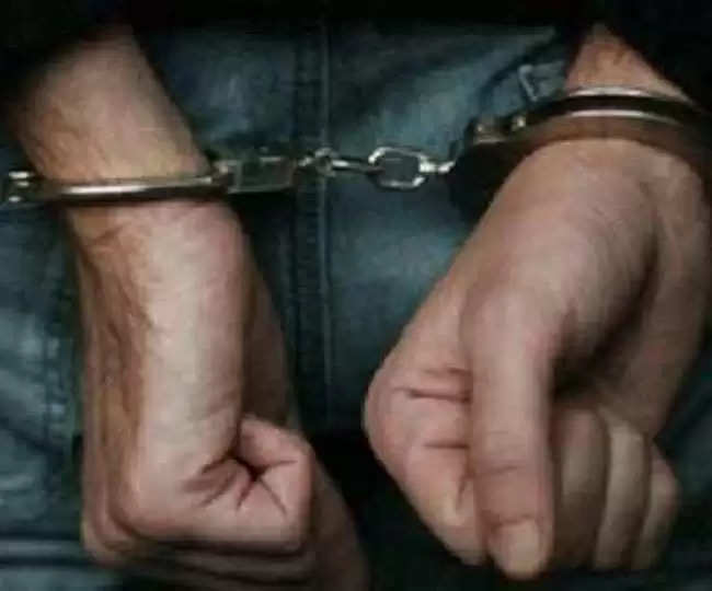 Gorakhpur बसों से वसूली की जांच शुरू आरोपितों को जेल भेजा