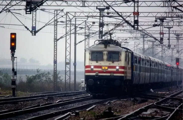 बीकानेर से प्रयागराज और कोलकाता जाने वाली कई ट्रेनें डायवर्ट, टिकट बुकिंग से पहले जरूर देख लें नया रूट