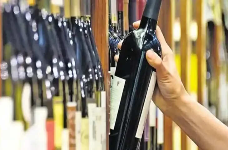 कफ सीरप तस्करी मामला: सरगना की पत्नी और सहयोगी की शराब दुकानों के लाइसेंस रद्द, नीलामी से 5.27 करोड़ का राजस्व