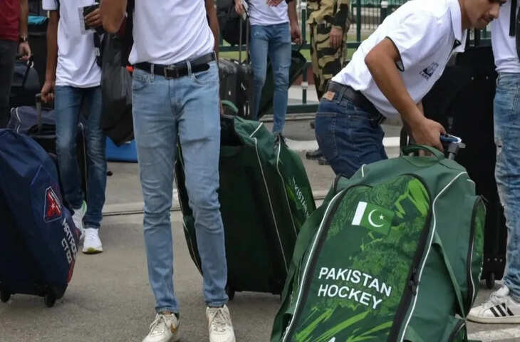 Australia दौरे पर शर्मनाक वाकया! बिल ना चुकाने क चलते&nbsp;सड़क पर भटकते रहे पाकिस्तानी खिलाड़ी, जाने पूरा मामला&nbsp;