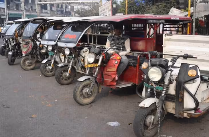 लखनऊ में बेलगाम ई-रिक्शों पर लगेगी लगाम, हाईकोर्ट में सरकार ने दी जानकारी; नियंत्रण के लिए बनी समिति