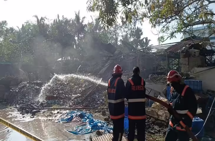 Kochi केरल में दवा गोदाम में भीषण आग, एक की मौत