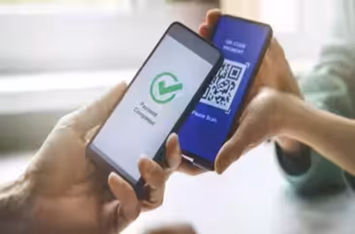 UPI QR Code Rule: नए MDR नियम से दुकानदारों को बदलना होगा QR Code या Sound Box? जानें NPCI का जवाब