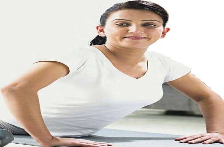 हड्डियों को मजबूत बनाने के लिए डाइट में कैल्शियम से भरपूर चीजों जैसे दूध, पनीर, अंडा, मछली, पत्तेदार सब्जियां आदि का सेवन करें। विटामिन-डी भी पर्याप्त मात्रा में लें।