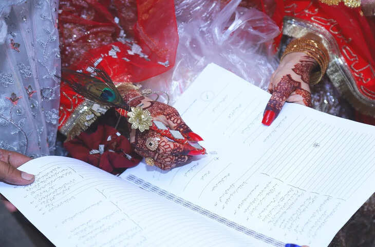 धनबाद में अनोखा मामला: दो पत्नियों के रहते तीसरी शादी करने पहुंचा युवक, विरोध के बाद लौटी बारात