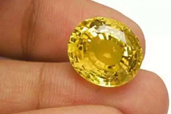 These people should not wear yellow sapphire otherwise they have to face big loss know rules to wear pukhraj 