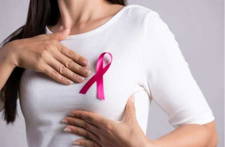 युवा महिलाओं में तेजी से बढ़ रहा Breast Cancer, जानिए इसके पीछे की वजह और शुरुआती संकेत जिन्हें नहीं करना चाहिए इग्नोर