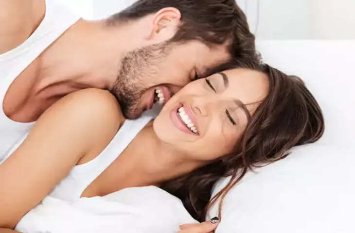 महिलाओं में आकर्षण सिर्फ चेहरे से नहीं आता, वीडियो में जाने वो 7 ख़ास बातें जो पुरुषों को खींच लाती है उनके पास&nbsp;