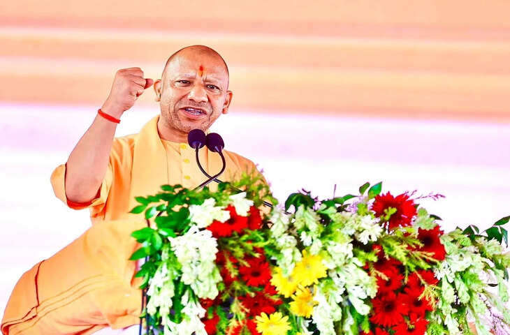 गोरखपुर में निकलेगी भव्य तिरंगा यात्रा, CM योगी होंगे शामिल; 150 महिलाएं तैयार कर रहीं 2.32 लाख राष्ट्रीय ध्वज
