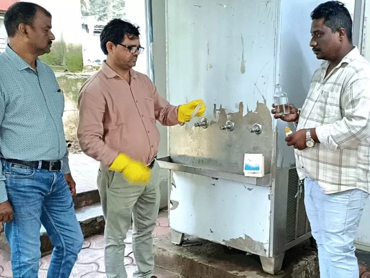 ट्रेनों में यात्रियों को मिलेगा स्वच्छ और सुरक्षित पानी, पश्चिम मध्य रेलवे ने शुरू किया विशेष अभियान