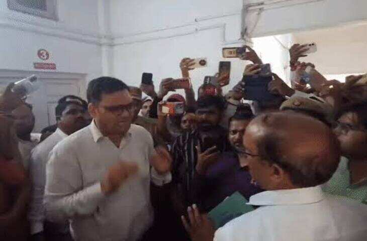 जालौन में जांच को लेकर विवाद: नगर पालिका कार्यालय पहुंचे IAS रिंकू सिंह राही, फाइलों की जांच पर अधिशासी अधिकारी से हुई बहस