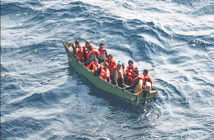 समुद्र में मौत का मंजर! इटली में प्रवासियों की नाव पलटने से दर्जनों लोगों की मौत, कई लोग लापता&nbsp;
