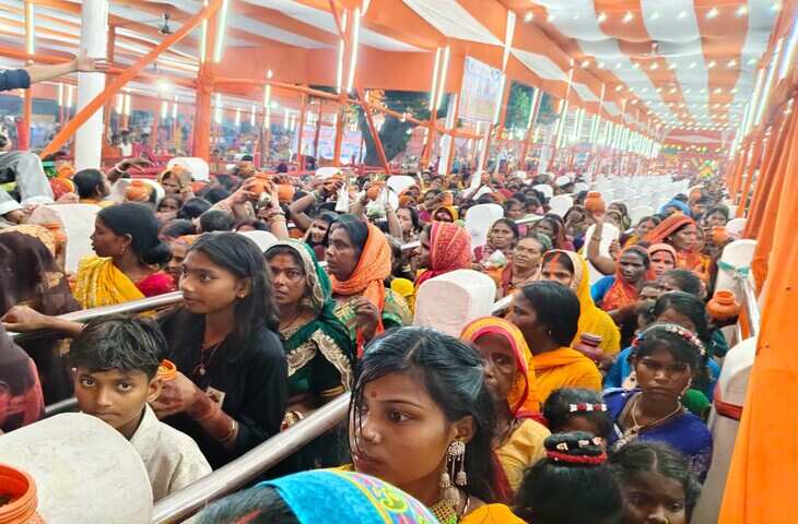 Bihar News: सावन की अंतिम सोमवारी पर सिंहेश्वर धाम में बेकाबू भीड़, धक्का-मुक्की से मची भगदड़ जैसी स्थिति