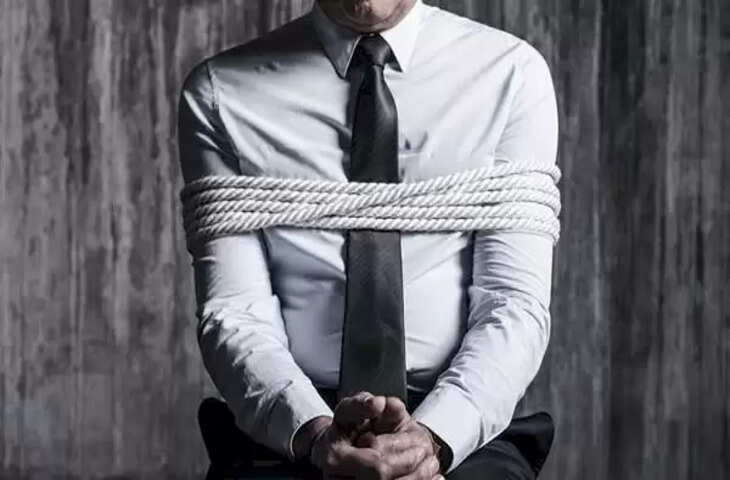 Alwar से दिनदहाड़े भरे बाजार किडनैपिंग का मामला आया सामने,  रोते-गिड़गिड़ाते हुए की 2 लाख की मांग 