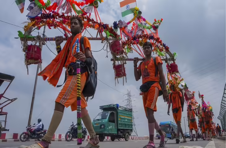 अलवर में भक्ति का अनोखा नजारा, कलश यात्रा में शिव रूप में सजे कलाकार का नृत्य, वीडियो में देंखे 7 दिन तक होगी रामकथा
