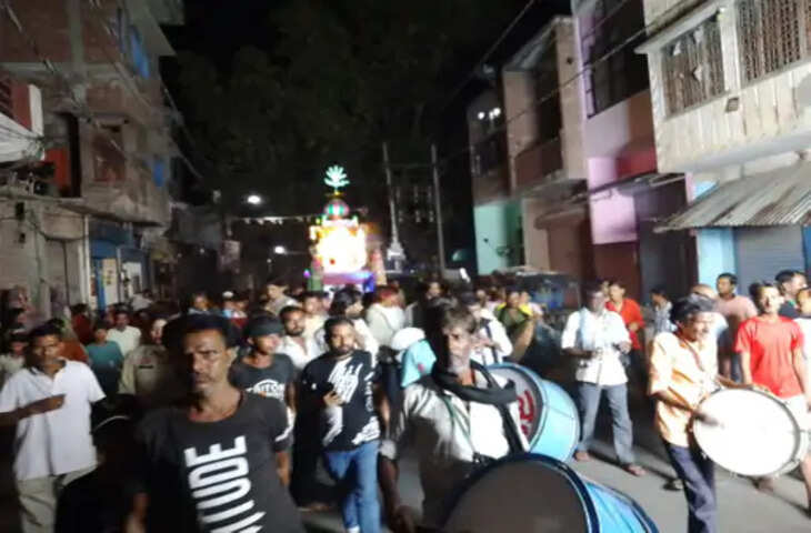 फर्रुखाबाद में 8वीं मोहर्रम पर अलम और ताजिया जुलूस, पुरानी परंपराएं निभाईं गईं
