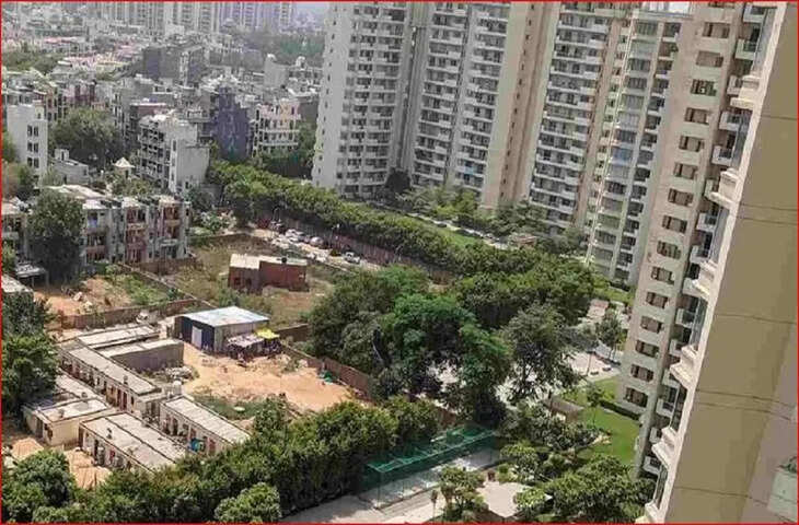 ग्रेटर नोएडा वेस्ट में दर्दनाक हादसा, 12वीं मंजिल से गिरकर 3 साल के बच्चे की मौत