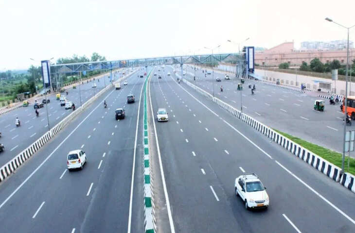 दिल्ली-देहरादून हाईवे पर खतरनाक स्टंट! युवकों ने दांव पर लगाई जान; वायरल वीडियो देख लोग सहम गए