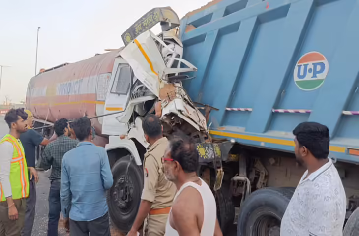 हाईवे किनारे खड़े डंपर में पीछे से जा घुसा टैंकर, परिचालक की मौत