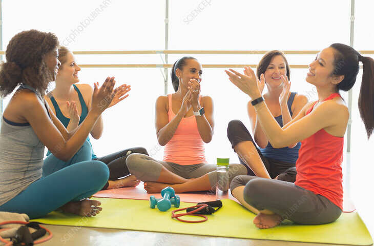 हथेली में छुपा है सेहत का राज: रोज़ 15 मिनट ताली बजाने के फायदे जान आप भी रह जाएंगे हैरान&nbsp;