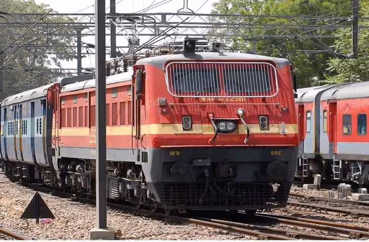 रेल हादसे में अब सड़क मार्ग से पहुंचेगी रिस्टोरेशन टीम, रांची मंडल को मिला पहला रोड मोबाइल वाहन