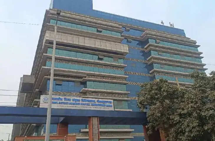 जिला अस्पताल में भर्ती मामले में दो सीएमएस को नोटिस, 50 लाख से ज्यादा की होगी रिकवरी; 17 कर्मियों की नियुक्ति से जुड़ा मामला