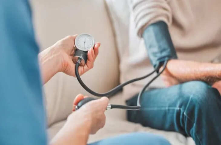 हाई ब्लड प्रेशर बना &lsquo;साइलेंट किलर&rsquo;, देर से दिखते हैं लक्षण; हार्ट अटैक और स्ट्रोक का बढ़ा खतरा