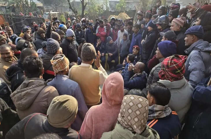 नेपाल पुलिस की फायरिंग में कारोबारी की मौत, उग्र भीड़ ने पुलिस चौकी फूंकी, सैकड़ों भारतीय यात्री लौकही में फंसे