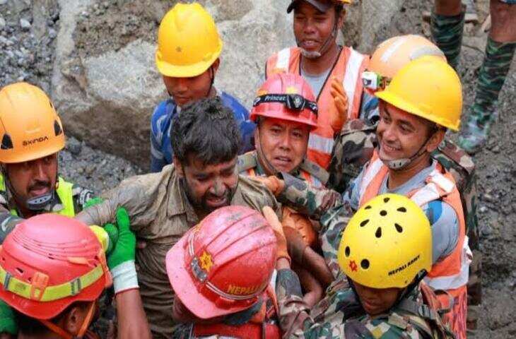 नेपाल में बाढ़ के 9 दिन बाद चमत्कार! हाइड्रोपावर सुरंग से 2 मजदूर जिंदा निकले, वीडियो में जाने 5300 से ज्यादा अब भी लापता