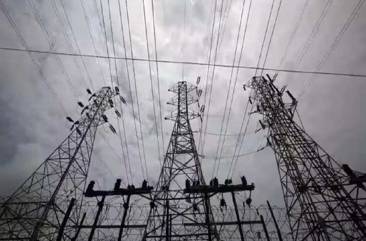 उत्तर प्रदेश में बिजली संकट: 10 उत्पादन इकाइयां तकनीकी खराबी से बंद, 5340 मेगावाट बिजली उत्पादन प्रभावित; कोयले की कमी ने बढ़ाई मुश्किल