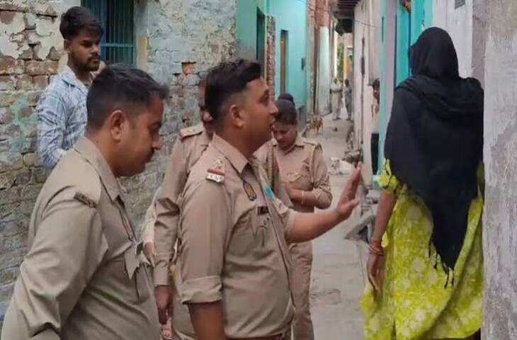 फिरोजाबाद से हाथरस पहुंची प्रेमिका, घर पहुंचते ही भाग गया प्रेमी; 12 घंटे तक गांव के बाहर धरने पर बैठी रही युवती