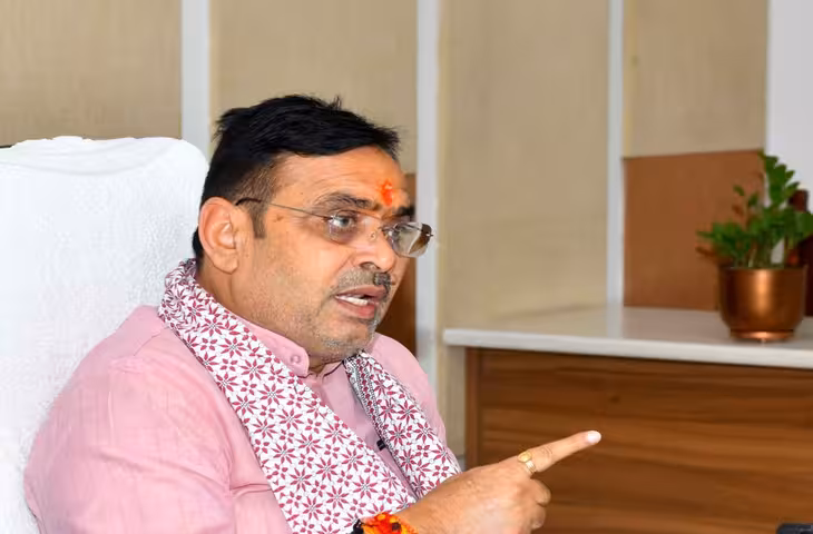 सरकार की बड़ी कार्रवाई, 17 अधिकारियों की 2 से 4 सालाना वेतन वृद्धियां रोकने की मंजूरी