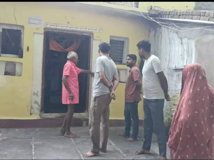 छतरपुर के 200 साल पुराने ब्रह्मदेव मंदिर में चोरी, 20 प्रतिमाएं ले गए बदमाश
