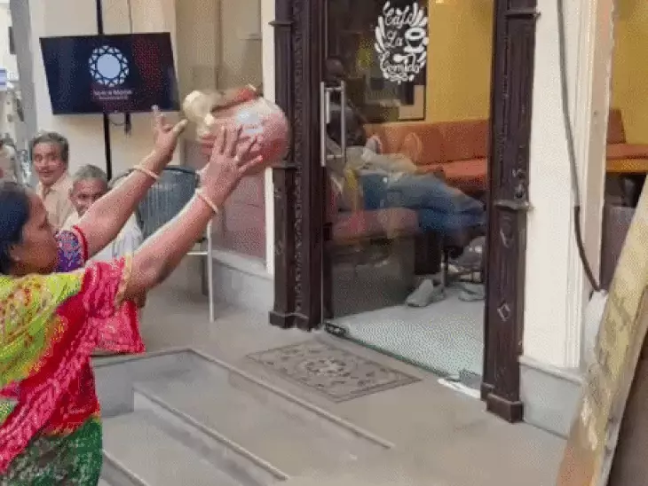 उदयपुर में अच्छी बारिश की कामना के लिए महिलाओं ने निभाई अनोखी परंपरा, इंद्रदेव से की मेहरबानी की प्रार्थना
