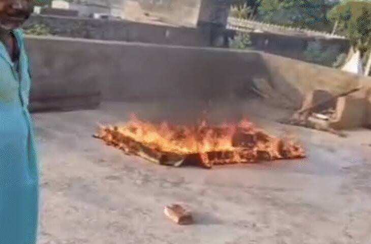 आंतरी गांव में रहस्यमयी आग से दहशत: लगातार हो रही घटनाओं ने बढ़ाई ग्रामीणों और प्रशासन की चिंता