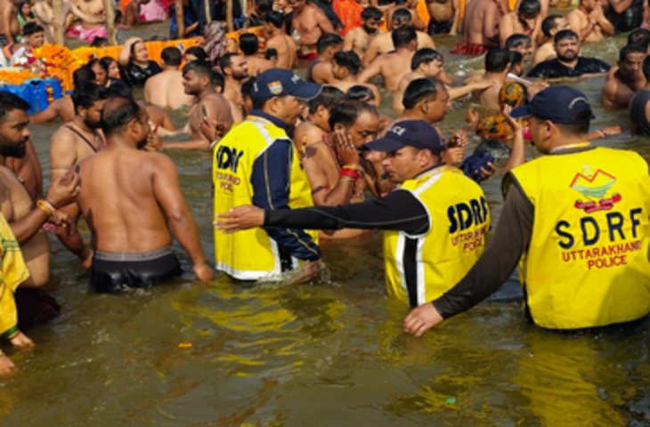 नौकरी छोड़ लौटे रमन की अनोखी दंडवत कांवड़ यात्रा, हरिद्वार से वृंदावन तक 4 लीटर गंगाजल लेकर चल रहे शिवभक्त