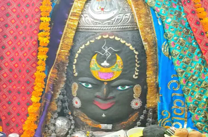 महाकाल मंदिर में भव्य भस्म आरती, पंचामृत से हुआ बाबा महाकाल का दिव्य अभिषेक