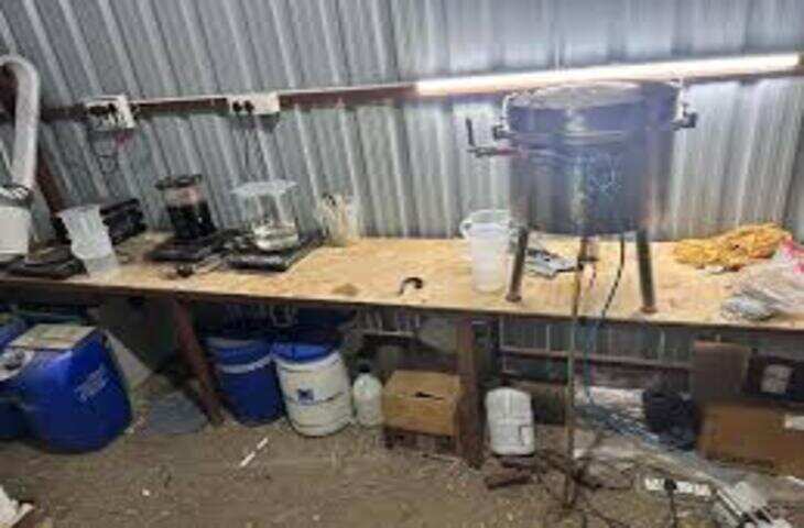 DRI ने महाराष्ट्र में अवैध ड्रग फैक्ट्री पर मारा छापा, 200 करोड़ की मेफेड्रोन जब्त, तीन गिरफ्तार