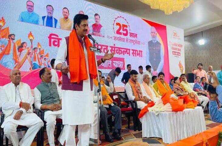 रवि किशन बोले- EVM इनके पिताजी ही लेकर आए थे, फिर हारने पर सवाल क्यों? गोरखपुर में सेवा ज्योति यात्रा में हुए शामिल