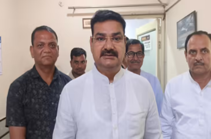 चाइनीज मांझे से दर्दनाक हादसा, मंत्री संजय गंगवार के 15 वर्षीय भतीजे की गर्दन गंभीर रूप से घायल