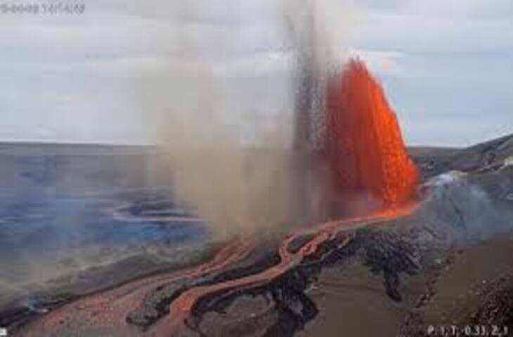 धरती का &lsquo;आग वाला शो&rsquo; बना किलाउआ ज्वालामुखी, 1000 फीट तक उठा लावा फव्वारा; वीडियो देख दंग रह गए लोग